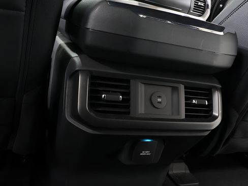 Used 2025 Ford F150 Lariat AWD/4WD image 27