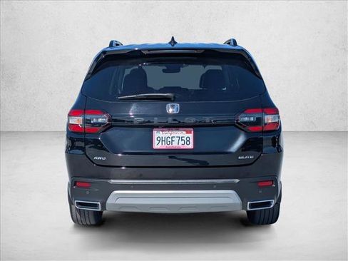 Used 2023 Honda Pilot Elite image 7