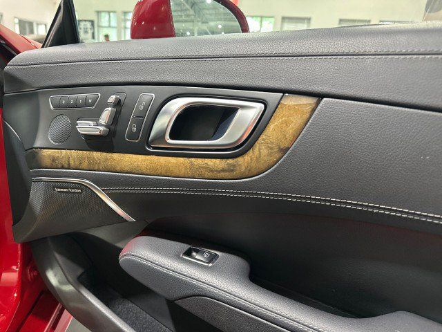 Used 2015 Mercedes-Benz SL 550 w/ Driver Assistance Package image 53