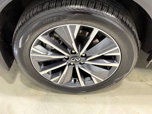 Certified 2026 INFINITI QX60 Luxe w/ Family Package AWD/4WD image 9