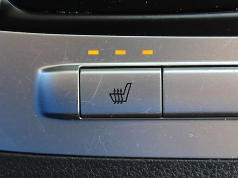 Used 2022 Kia Carnival LX FWD image 43