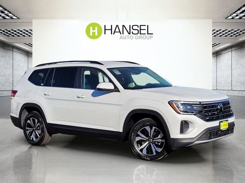 New 2026 Volkswagen Atlas SE image 1