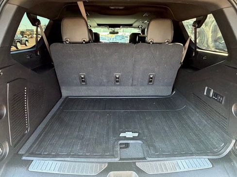 Used 2021 Chevrolet Suburban RST w/ Luxury Package image 15