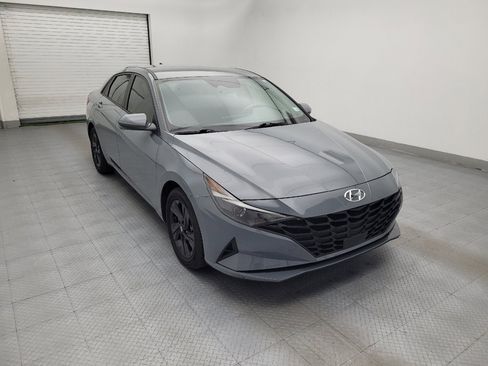 Used 2021 Hyundai Elantra SEL w/ Convenience Package FWD image 13