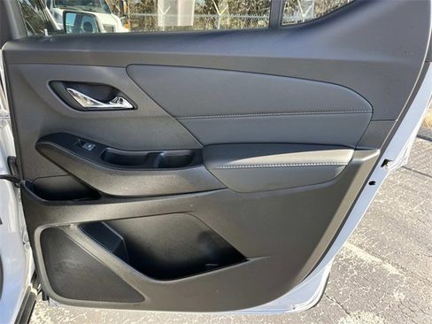 Used 2024 Chevrolet Traverse LT image 24