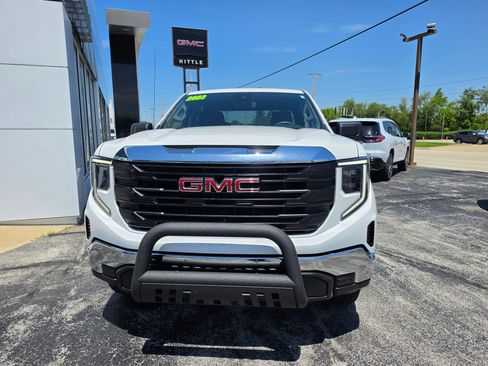 Used 2023 GMC Sierra 1500 Pro w/ Pro Value Package AWD/4WD image 2