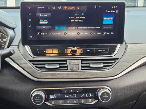 Used 2024 Nissan Altima 2.5 SL FWD image 22