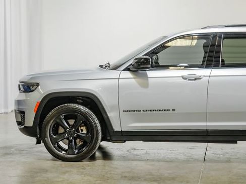 Used 2021 Jeep Grand Cherokee L Altitude image 19