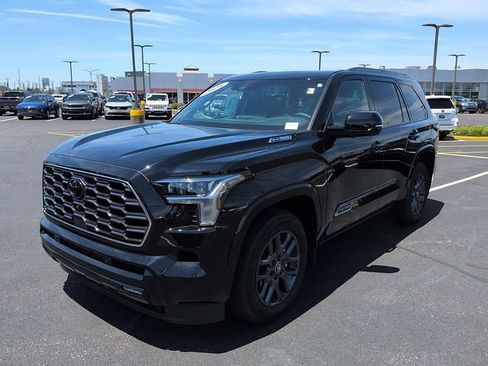 Certified 2025 Toyota Sequoia Platinum AWD/4WD image 3