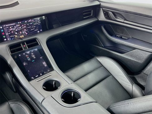 Used 2021 Porsche Taycan 4S image 22