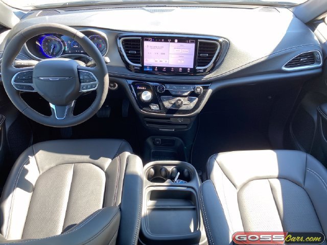 New 2027 Chrysler Pacifica Select AWD/4WD image 10
