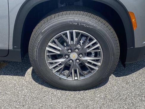 New 2026 Chevrolet Traverse LT w/ LPO, Floor Liner Package FWD image 8