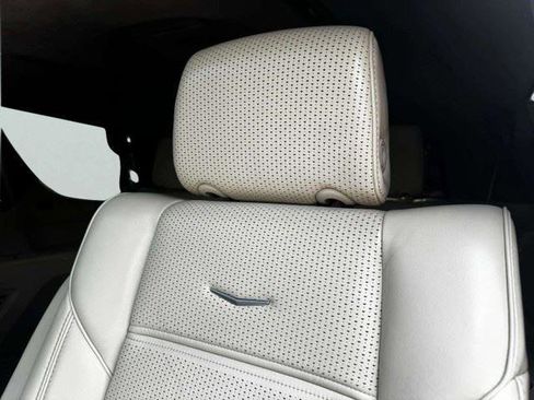 Used 2021 Cadillac Escalade Premium Luxury Platinum AWD/4WD image 46