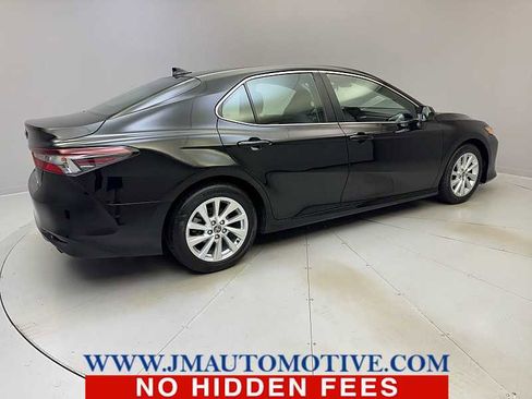 Used 2023 Toyota Camry LE image 5