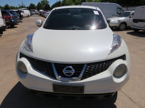 Used 2011 Nissan Juke S image 2