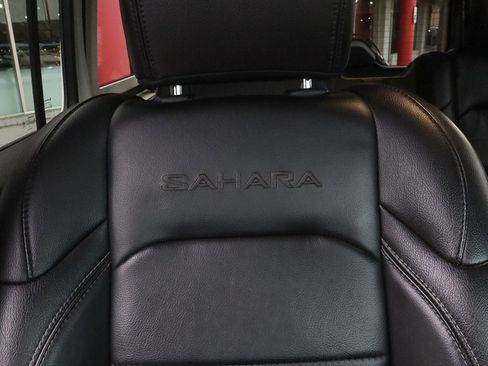 Used 2021 Jeep Wrangler Unlimited Sahara image 33