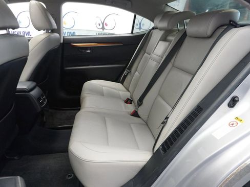 Used 2013 Lexus ES 300h image 11