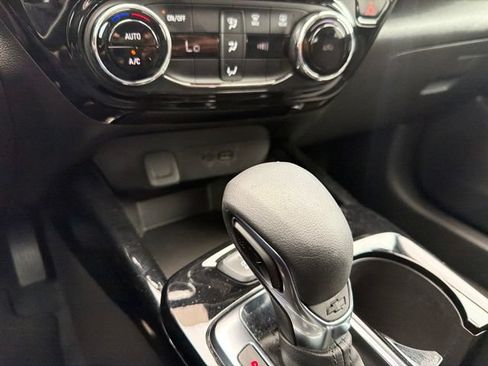 Used 2025 Chevrolet Trax LT FWD image 50