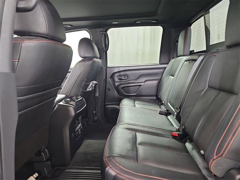Used 2021 Nissan Titan PRO-4X w/ Pro-4x Convenience Package image 20