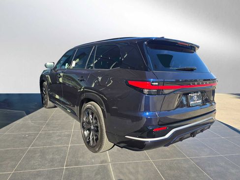 New 2026 Lexus TX 500h AWD image 3