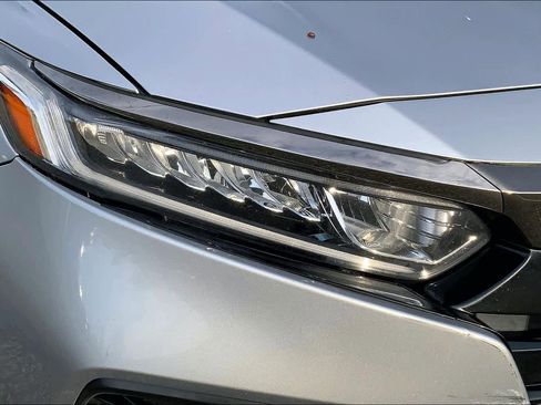 Used 2018 Honda Accord Sport image 26