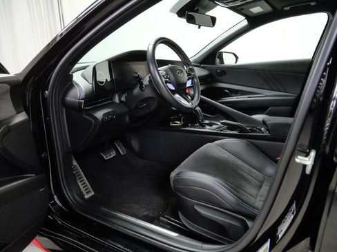 Used 2022 Hyundai Elantra N FWD image 13