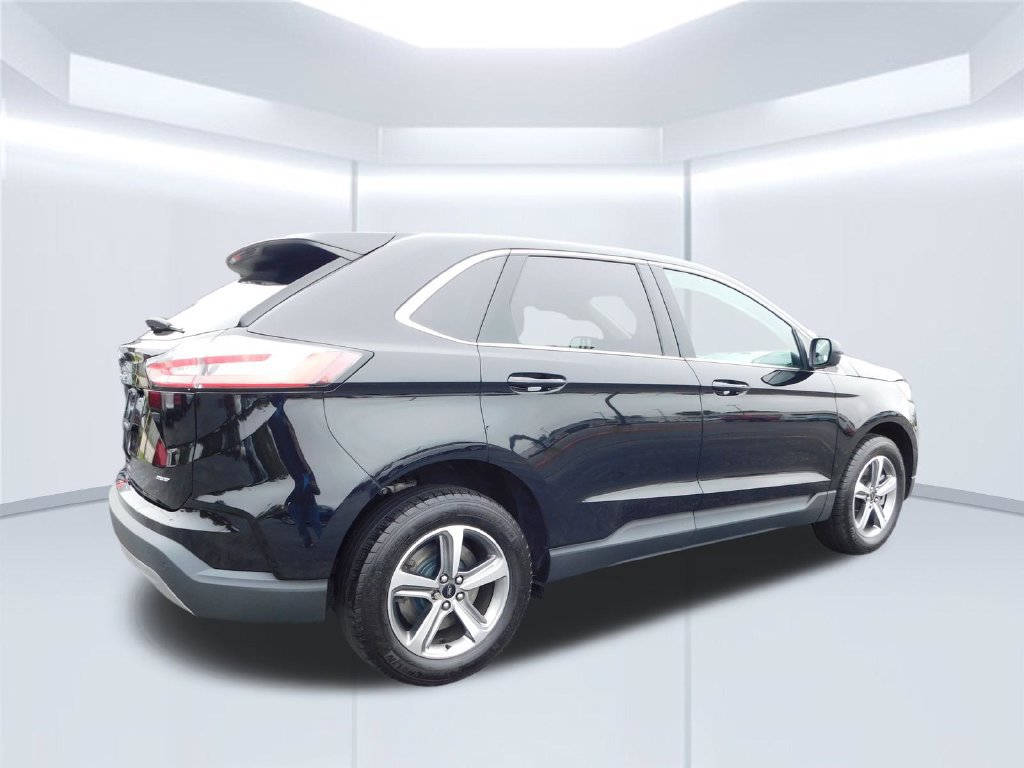 Used 2024 Ford Edge SEL w/ Convenience Package AWD/4WD image 3
