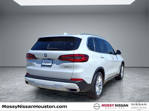 Used 2021 BMW X5 sDrive40i w/ Premium Package image 7