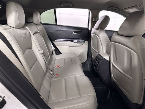 Used 2022 Cadillac XT4 Luxury w/ LPO, ONYX Package image 28