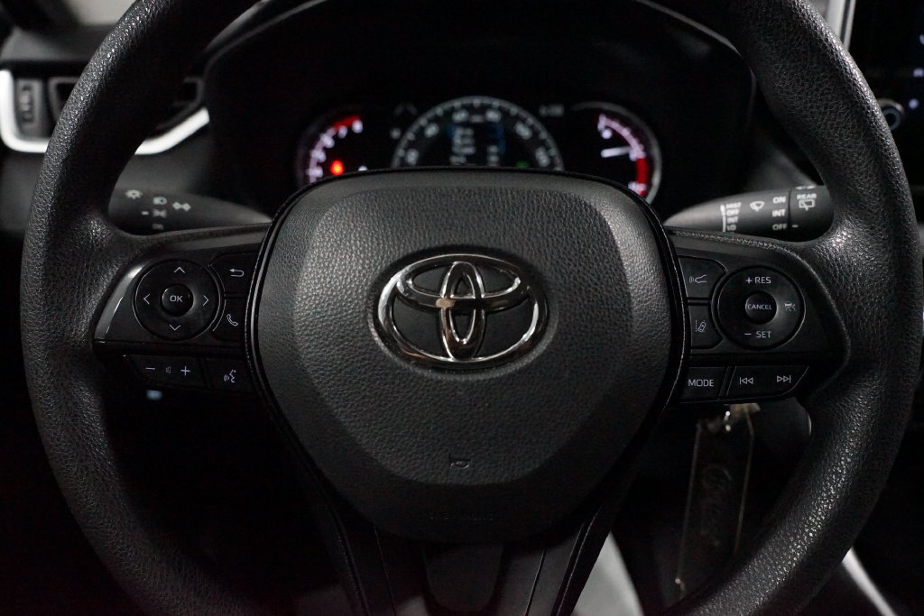 Certified 2025 Toyota RAV4 LE FWD image 12