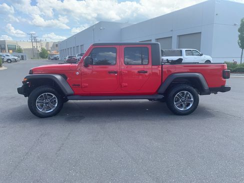 Used 2020 Jeep Gladiator Sport w/ Quick Order Package 23S AWD/4WD image 7