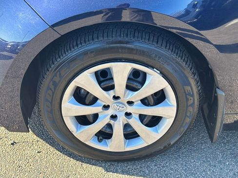Used 2022 Toyota Corolla LE image 39