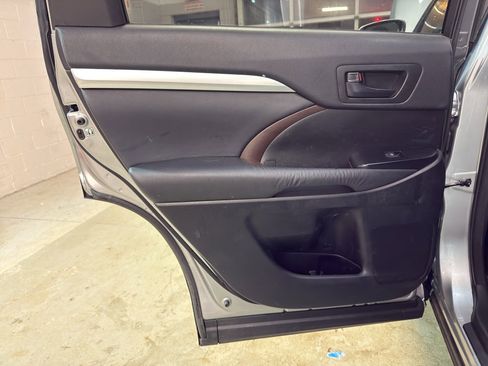Used 2015 Toyota Highlander Plus image 28