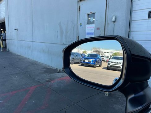 Used 2025 Toyota Crown XLE image 20