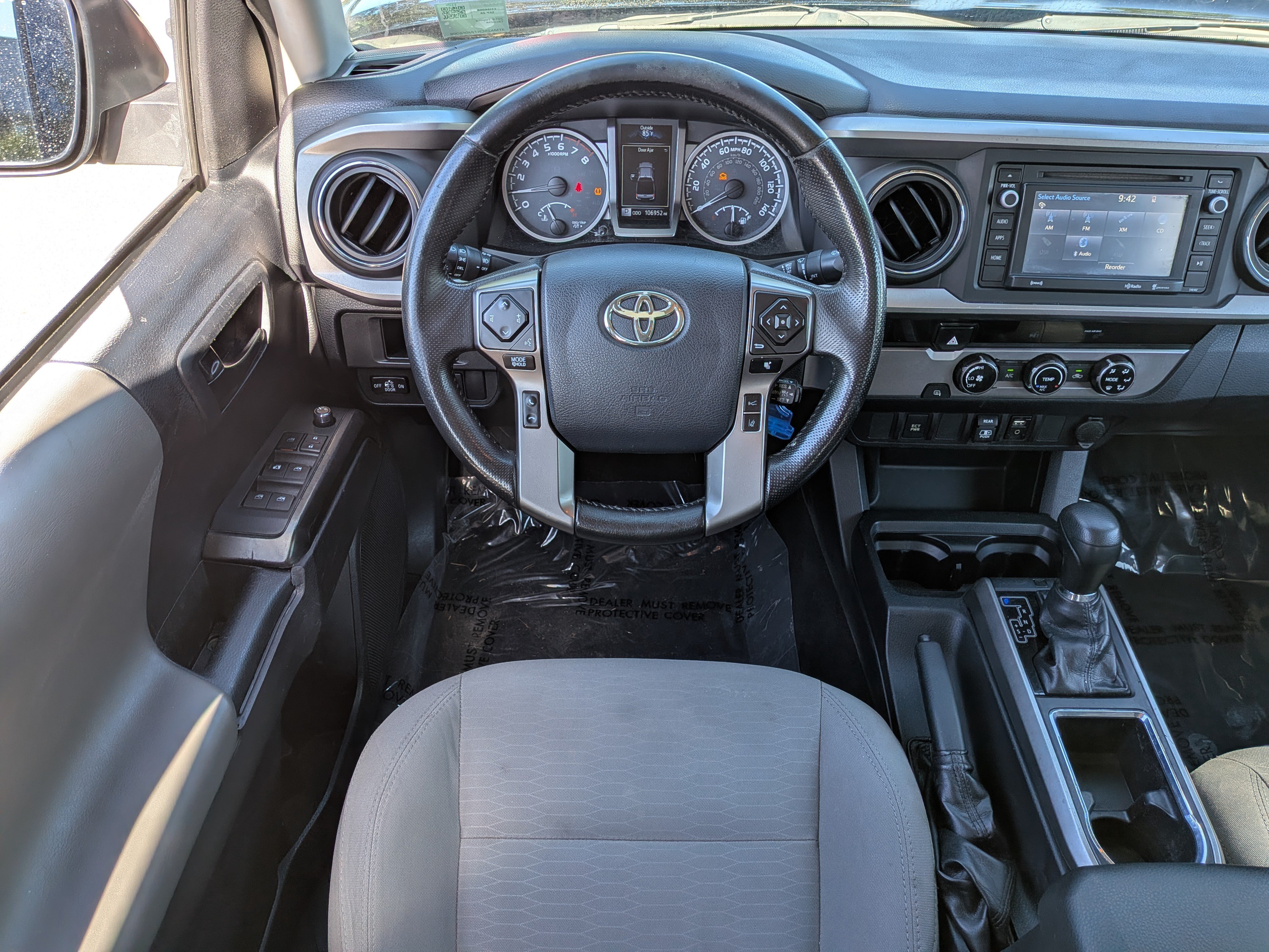 Used 2018 Toyota Tacoma SR5 RWD image 17