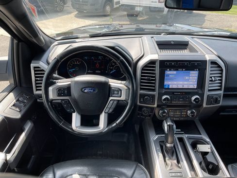 Used 2018 Ford F150 Platinum w/ Equipment Group 701A Luxury AWD/4WD image 16