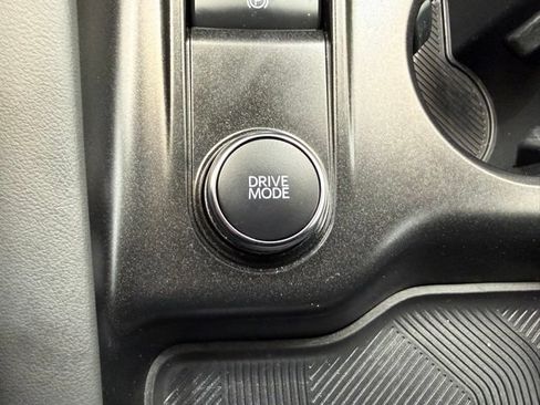 Used 2025 Ford Explorer Active AWD/4WD image 40