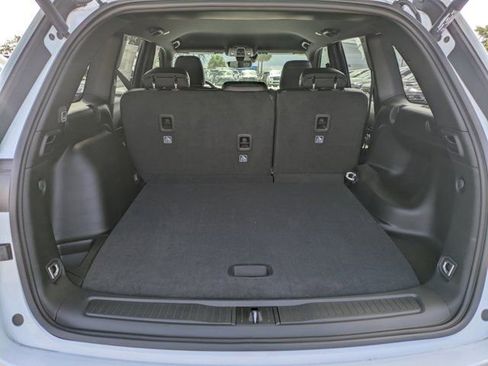 New 2025 Jeep Grand Cherokee Altitude image 11