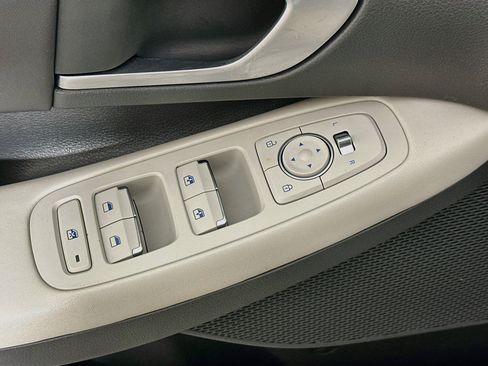 Used 2025 Hyundai Sonata SEL FWD image 15