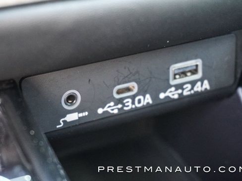 Used 2025 Subaru Outback Premium image 39