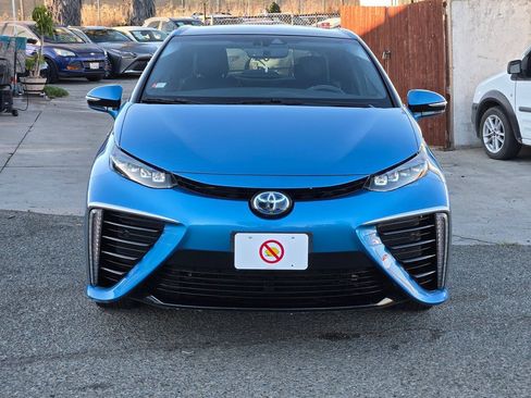 Used 2018 Toyota Mirai FWD image 6