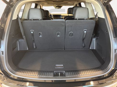 Used 2024 Kia Telluride EX w/ EX Captain's Chair Package FWD image 12