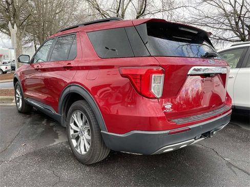 Used 2020 Ford Explorer XLT w/ Equipment Group 202A image 2