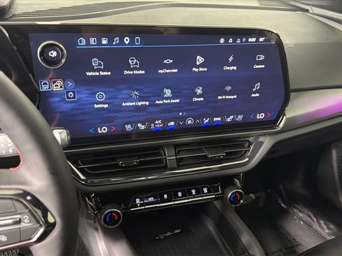 Used 2025 Chevrolet Equinox EV RS w/ Active Safety Package 3 AWD/4WD image 22