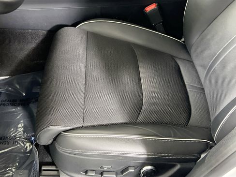 Used 2024 Genesis GV70 3.5T Sport image 18