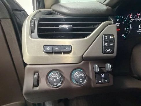 Used 2019 GMC Yukon Denali w/ Denali Ultimate Package AWD/4WD image 20
