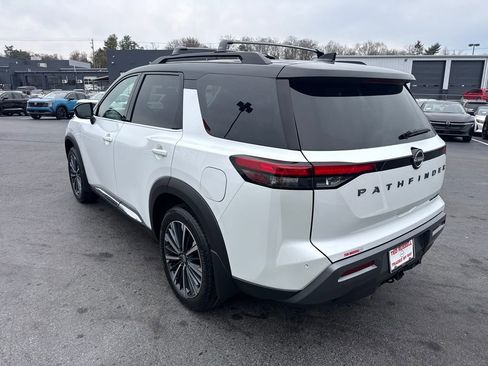New 2026 Nissan Pathfinder Platinum FWD image 3