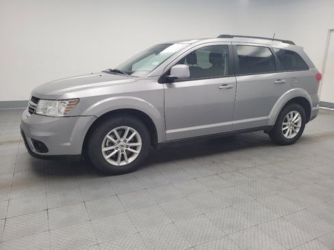 Used 2019 Dodge Journey SE w/ Premium Group FWD image 2