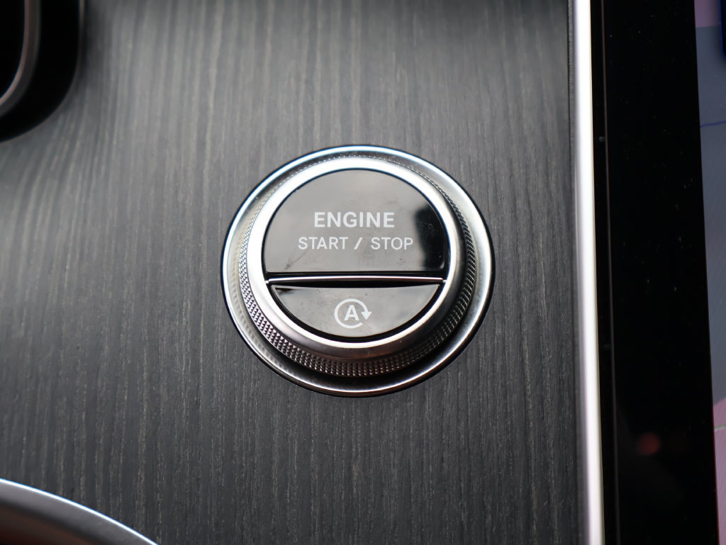 Used 2025 Mercedes-Benz C 300 4MATIC Sedan image 35