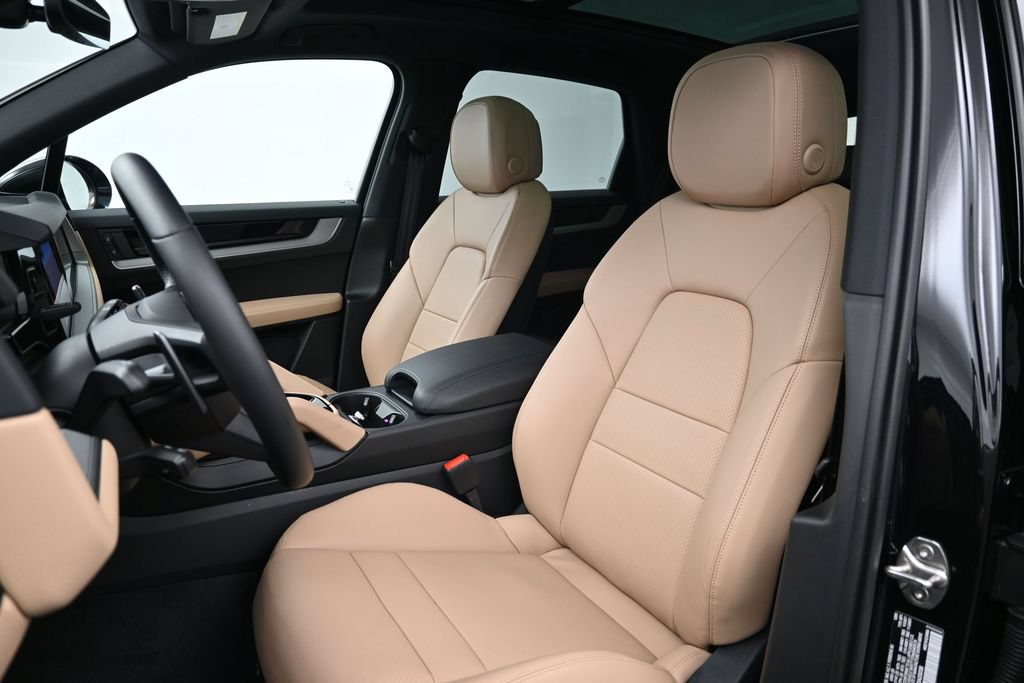 Used 2026 Porsche Cayenne AWD/4WD image 5